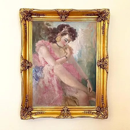 Isabelle Residency - Balcony & A.c *