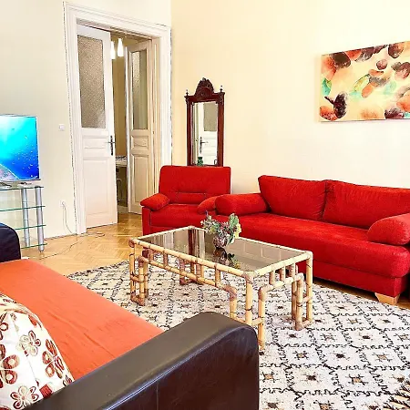 Апартаменты Isabelle Residency - Balcony & A.c