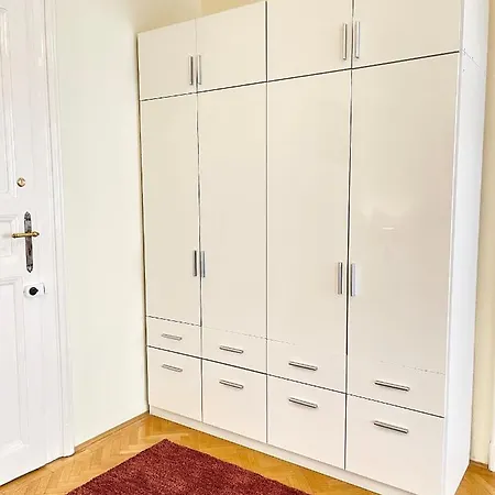 Isabelle Residency - Balcony & A.c Appartement